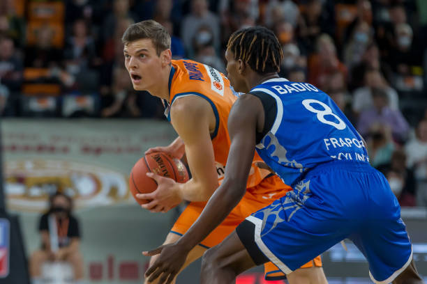 现令人难以 现令人难以