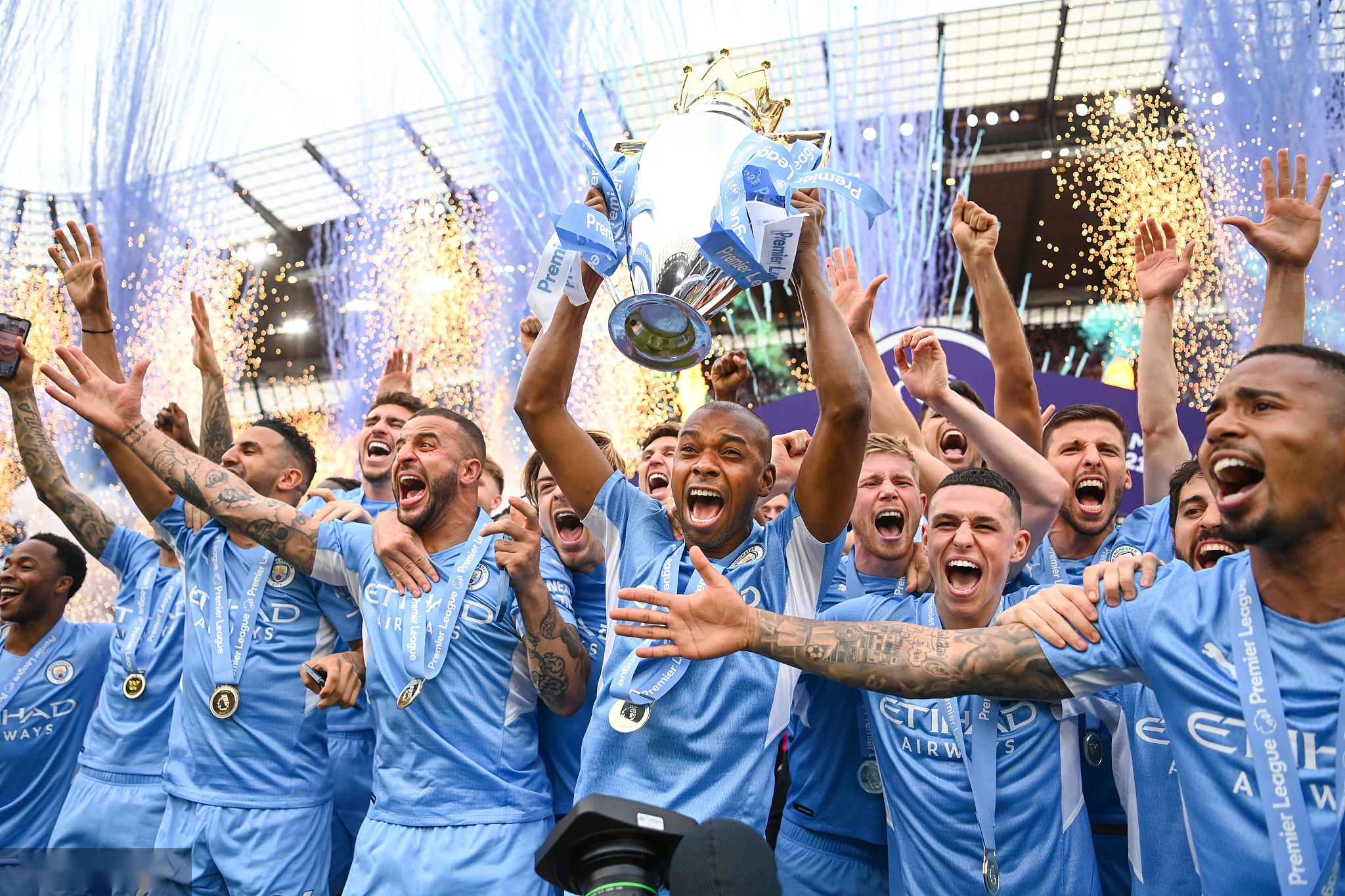 为了吸引更 为了吸引更