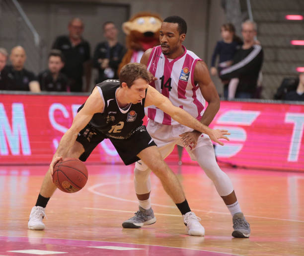 这位年轻的 这位年轻的